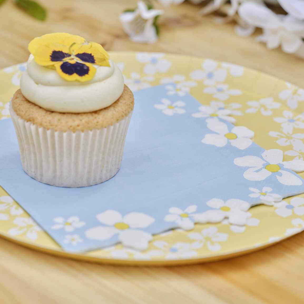 Ginger Ray Flower Edge Blue Napkins Pack of 16