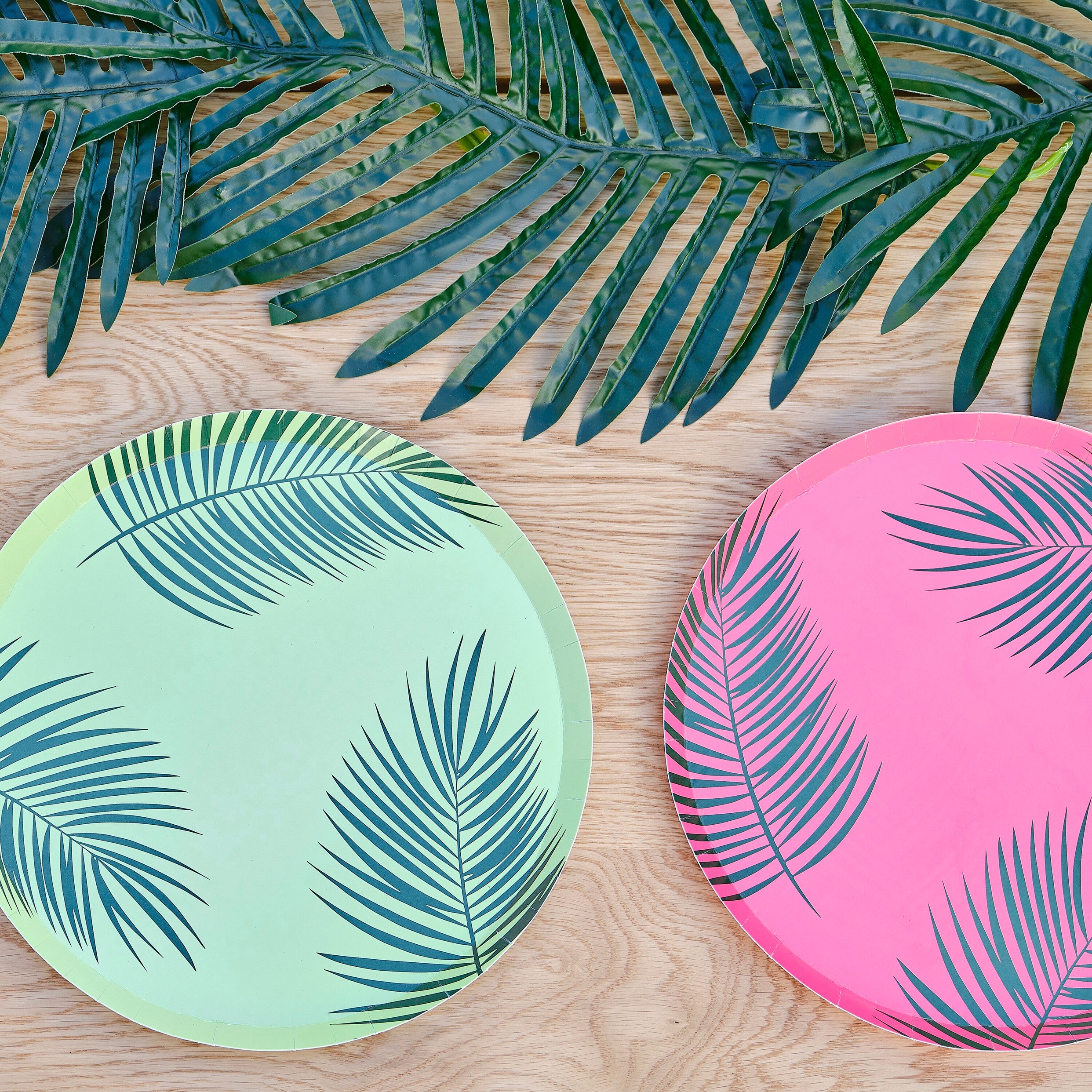 Ginger Ray Tiki Tropics Hawaiian Tropical Palm Leaf Printed Paper Plates (Pack of 8)