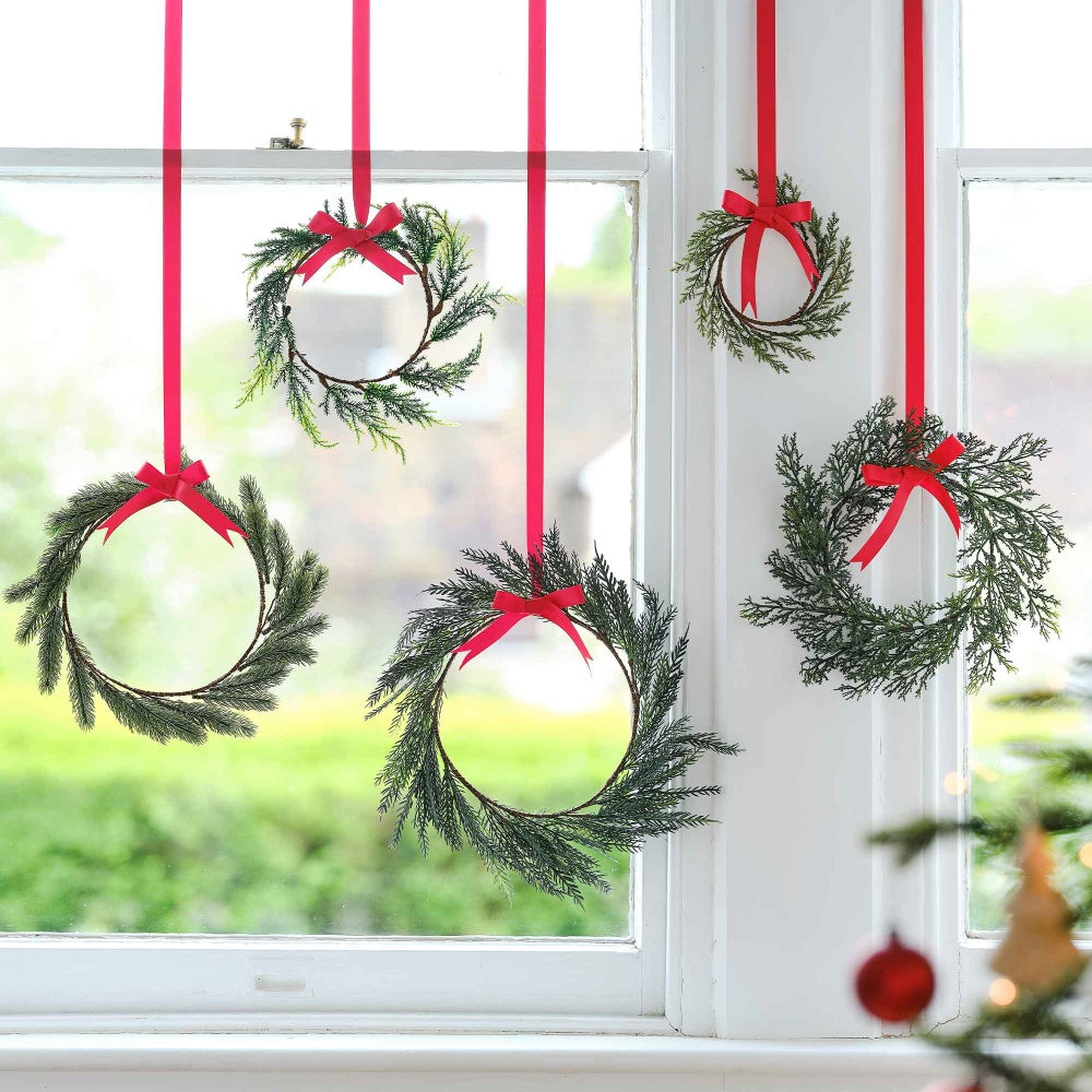 Rustic Red Mini Foliage Wreath Decorations (Pack of 4)