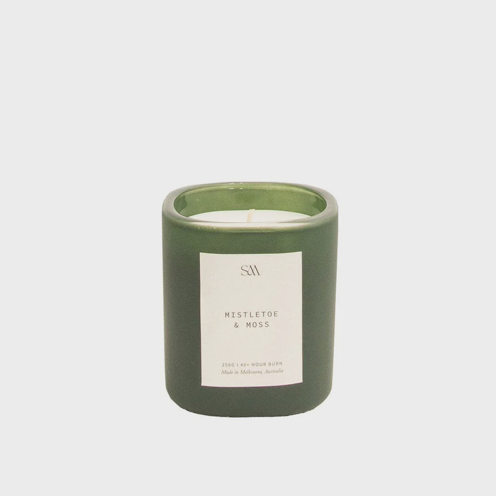 Mistletoe & Moss 250g Signature Scented Candle